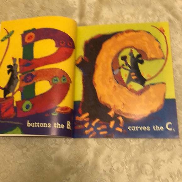 ALPHABET UNDER CONSTRUCTION - NWOT SCHOLASTIC CHILDREN’S  EDUCATION -  #262 - Picture 4 of 6